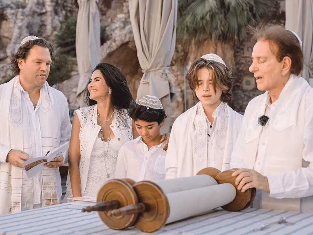 A family with the Torah in Jerusalem